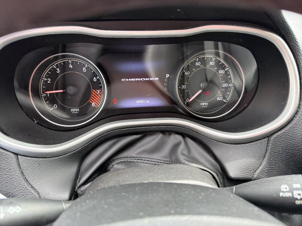 2014 Jeep KL Cherokee - Image 26 of 31