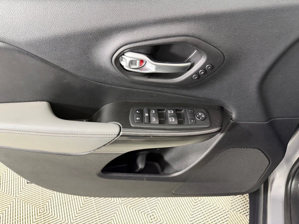 2014 Jeep KL Cherokee - Image 11 of 21