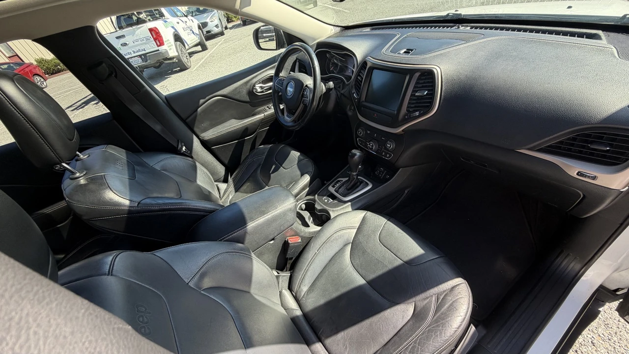 2014 Jeep KL Cherokee - Image 19 of 22