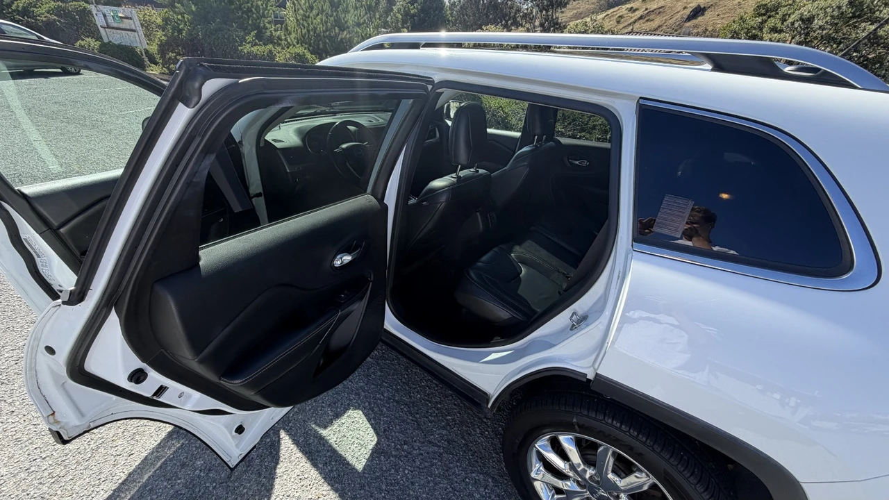 2014 Jeep KL Cherokee - Image 11 of 22
