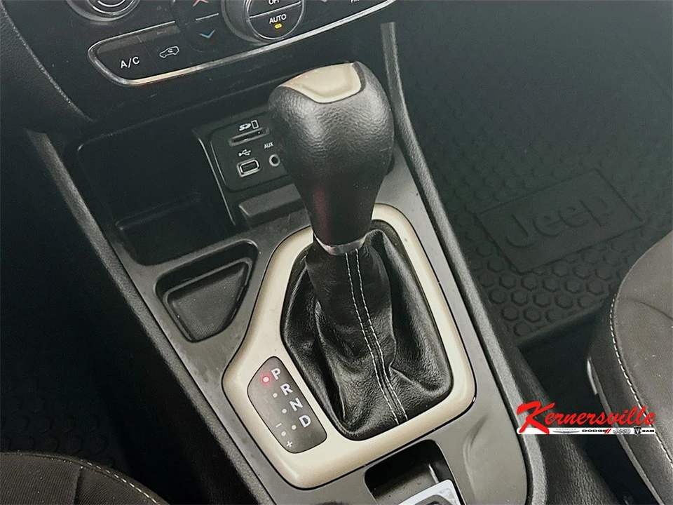 2014 Jeep KL Cherokee - Image 16 of 21