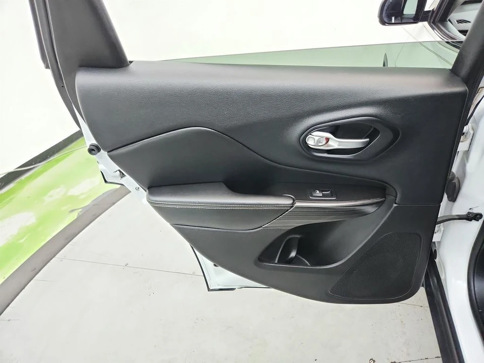 2014 Jeep KL Cherokee - Image 25 of 31