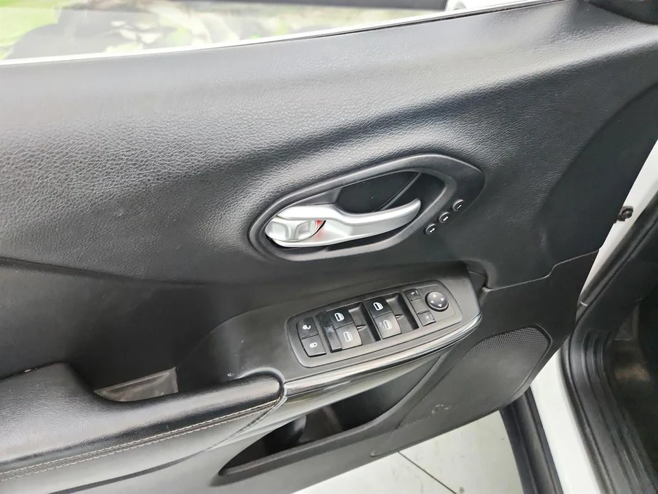 2014 Jeep KL Cherokee - Image 22 of 31