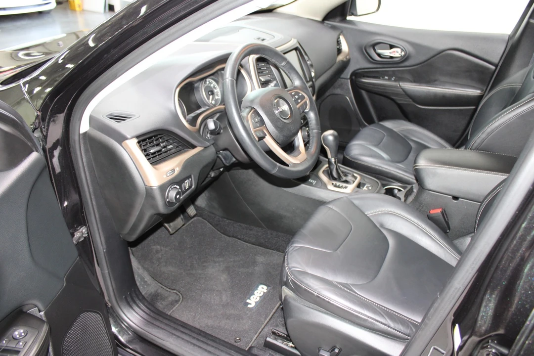 2014 Jeep - Image 6 of 31