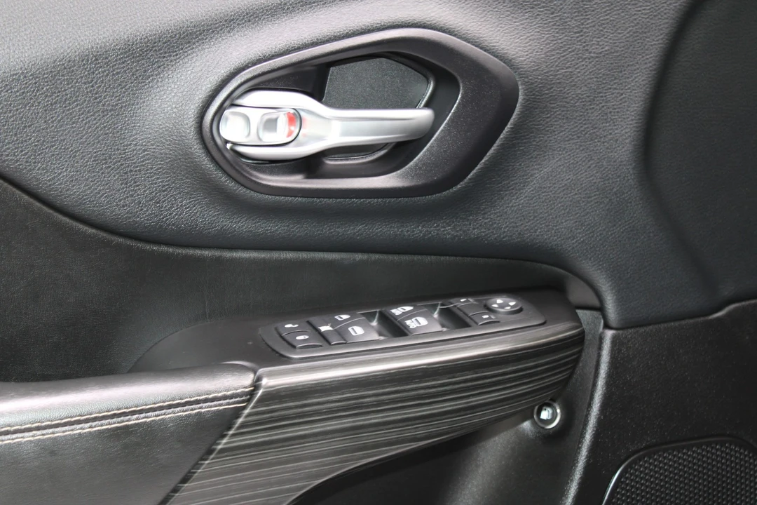 2014 Jeep - Image 29 of 31