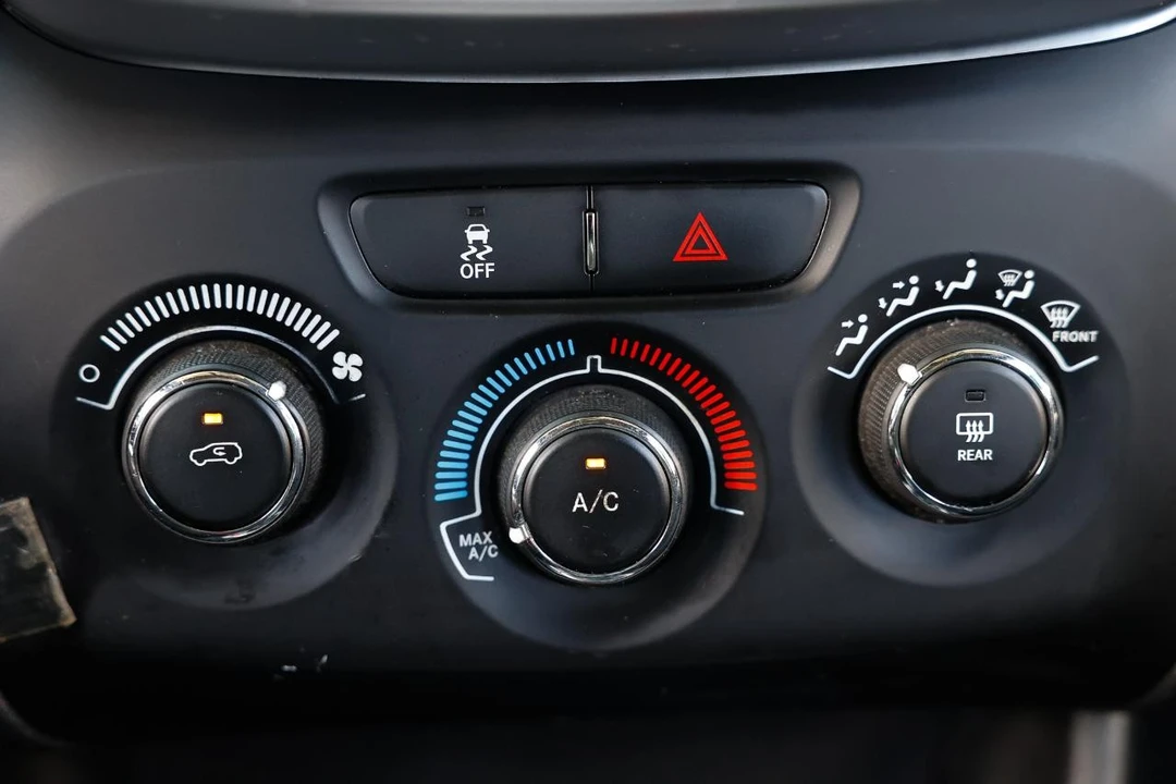 2014 Jeep KL Cherokee - Image 30 of 31