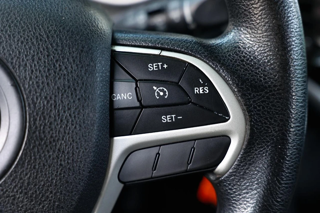 2014 Jeep KL Cherokee - Image 26 of 31