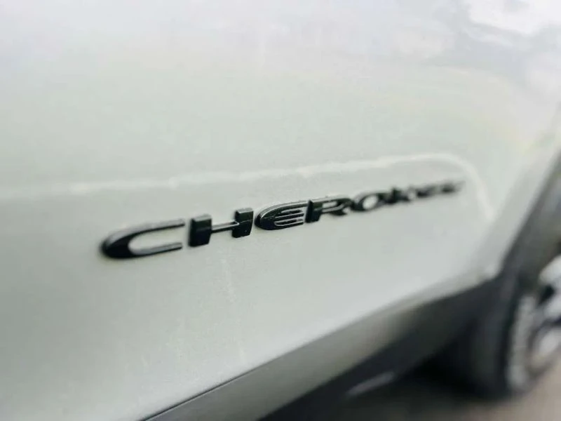2014 Jeep KL Cherokee - Image 8 of 12
