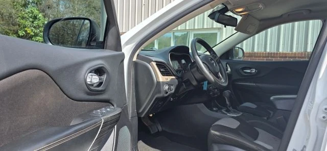 2014 Jeep KL Cherokee - Image 10 of 20