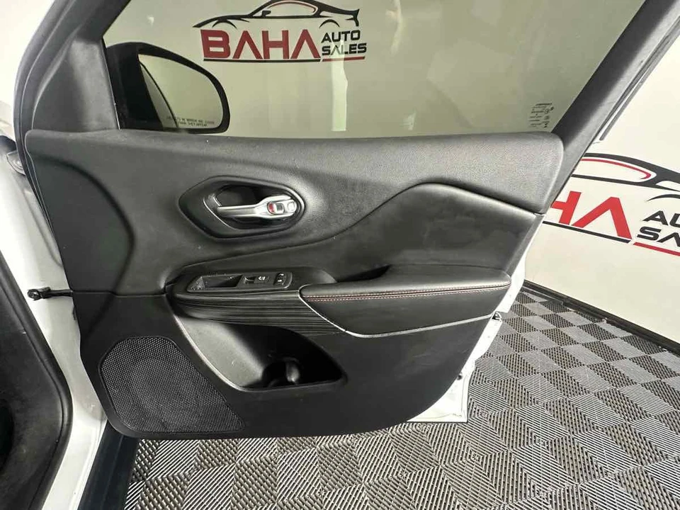 2014 Jeep KL Cherokee - Image 16 of 21