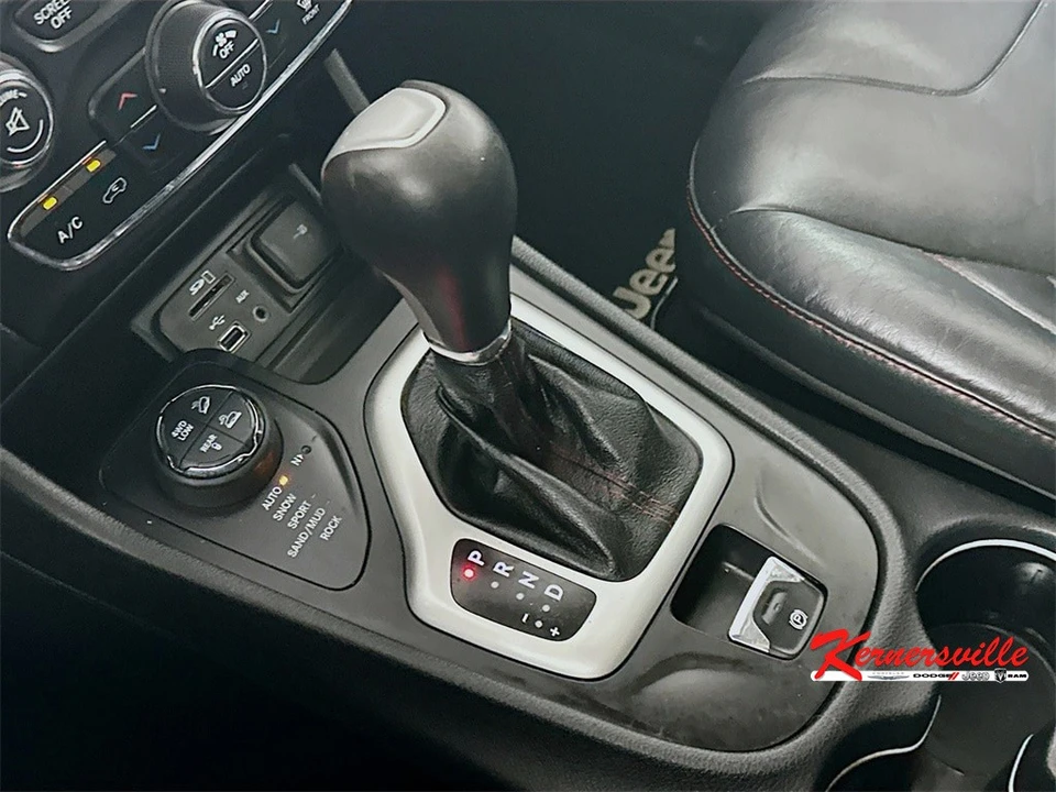 2014 Jeep KL Cherokee - Image 16 of 21