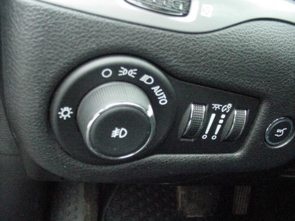 2014 Jeep KL Cherokee - Image 11 of 12