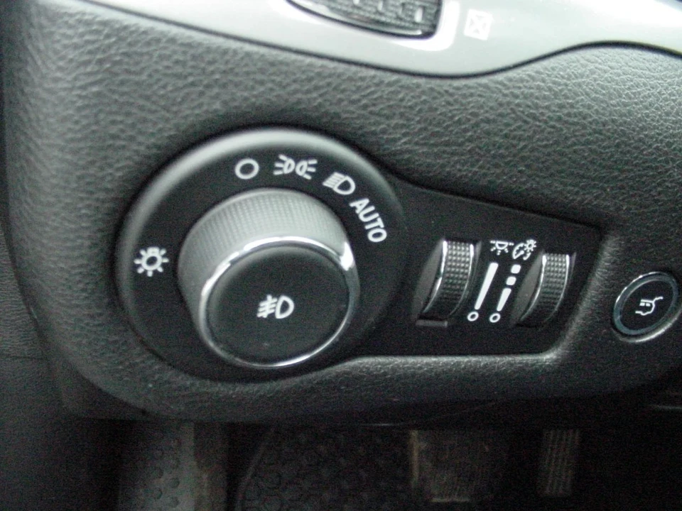 2014 Jeep KL Cherokee - Image 11 of 12