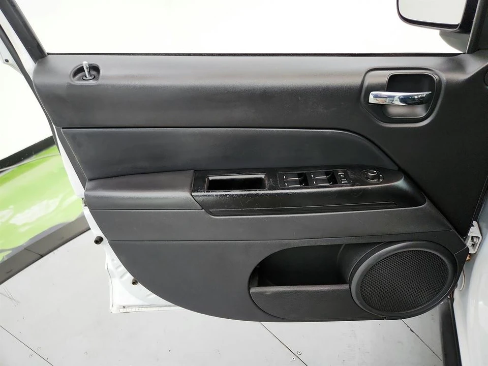 2014 Jeep Compass - Image 19 of 21