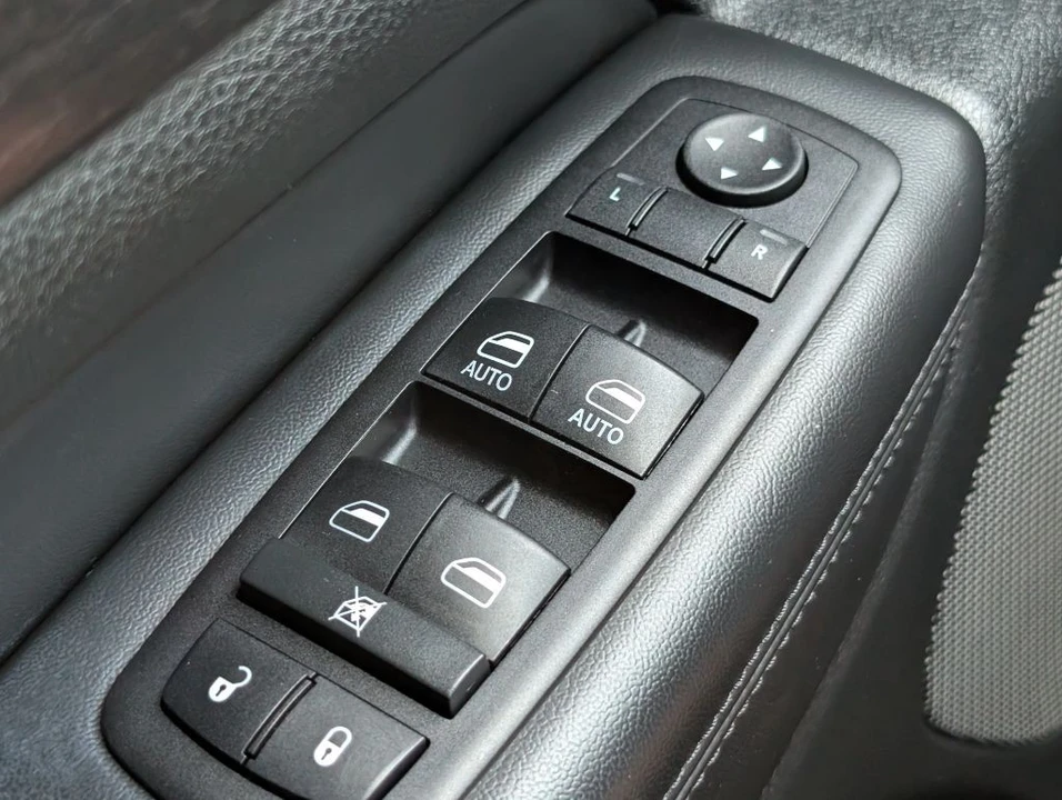 2014 Jeep WK2 Grand Cherokee - Image 10 of 24