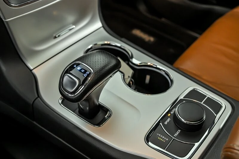 2014 Jeep WK2 Grand Cherokee SRT - Image 28 of 29