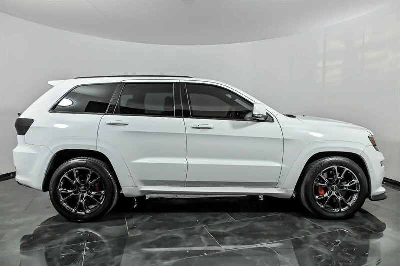 2014 Jeep WK2 Grand Cherokee SRT - Image 9 of 29