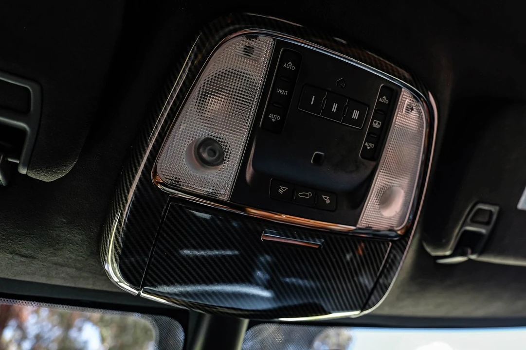 2014 Jeep WK2 Grand Cherokee SRT - Image 29 of 31
