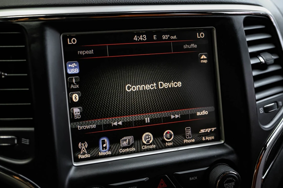 2014 Jeep WK2 Grand Cherokee SRT - Image 26 of 31
