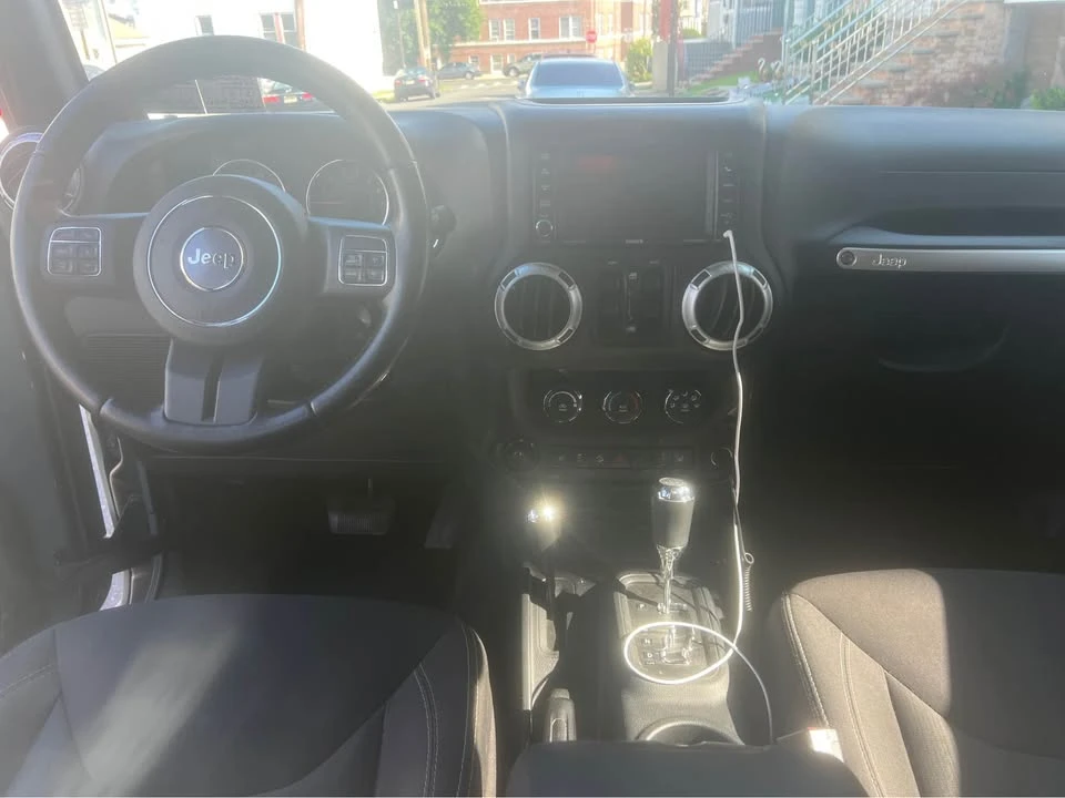 2014 Jeep Grand Wagoneer - Image 19 of 20