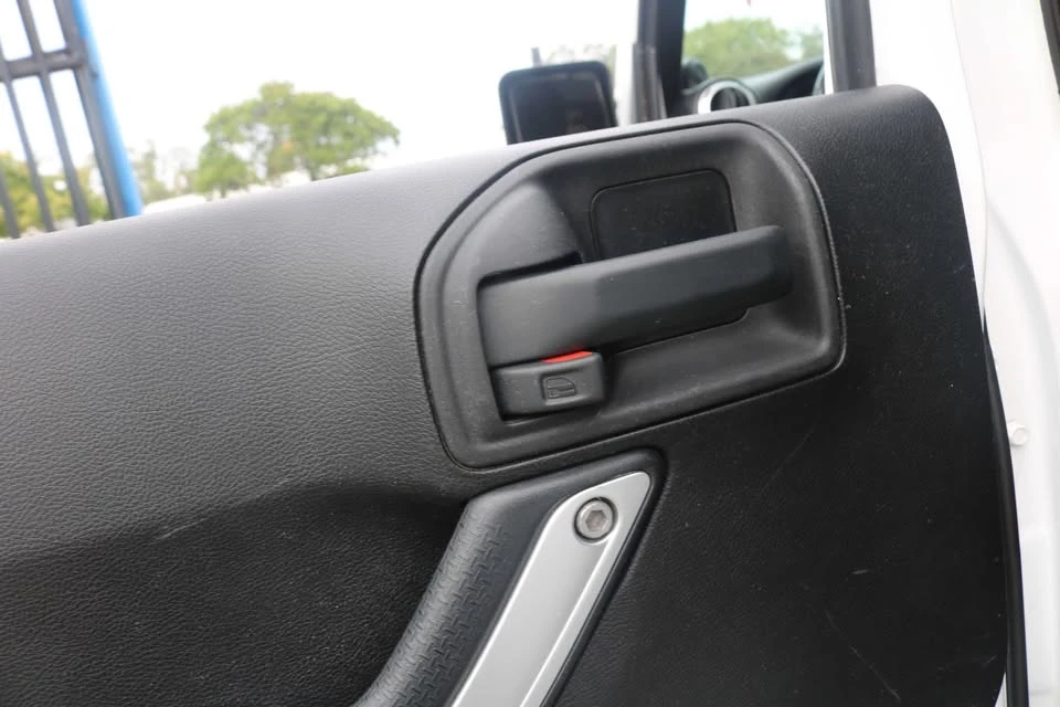 2014 Jeep JK Wrangler - Image 15 of 20