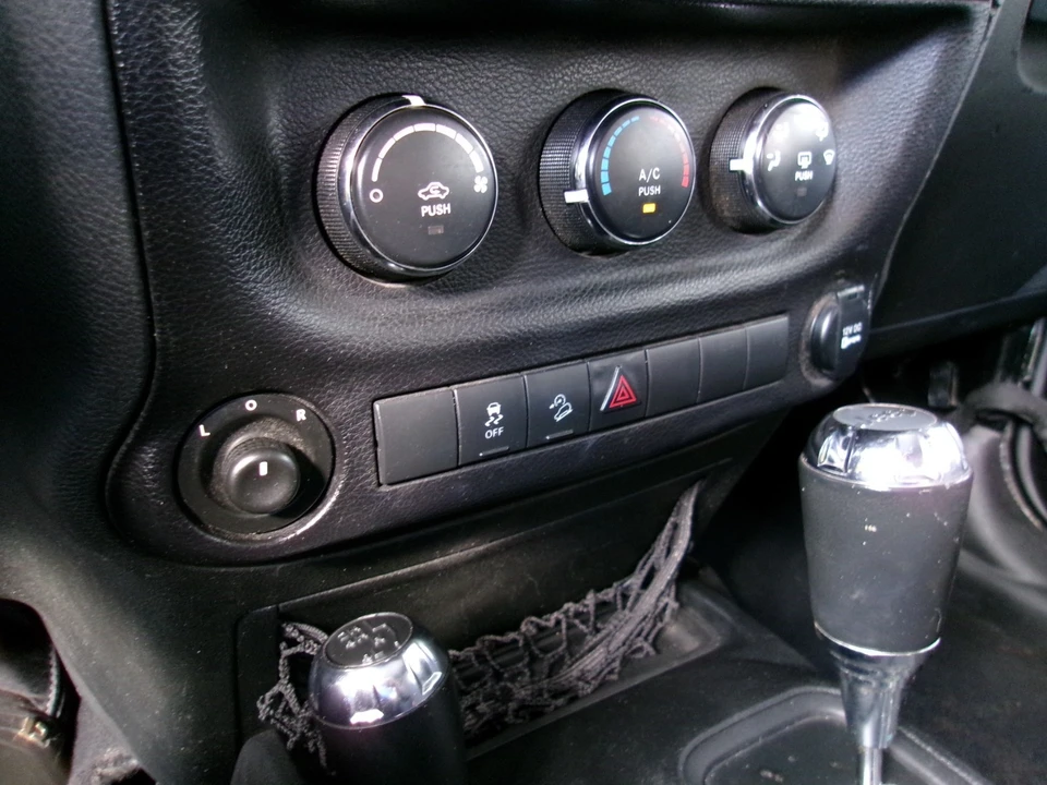 2014 Jeep JK Wrangler - Image 17 of 20