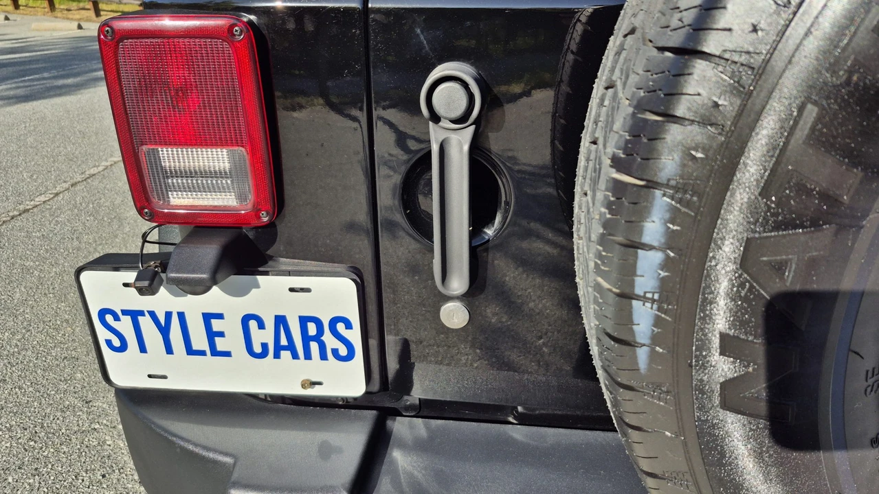 2014 Jeep JK Wrangler - Image 27 of 31