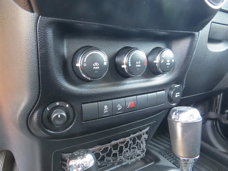 2014 Jeep JK Wrangler - Image 18 of 20