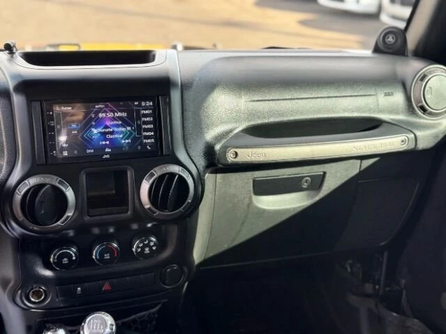 2014 Jeep JK Wrangler - Image 16 of 17