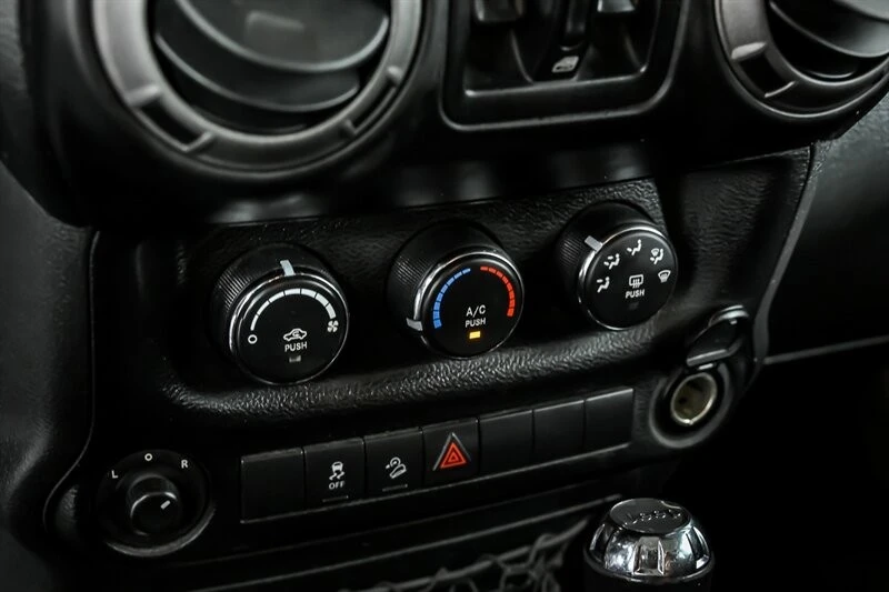 2014 Jeep JK Wrangler - Image 26 of 28