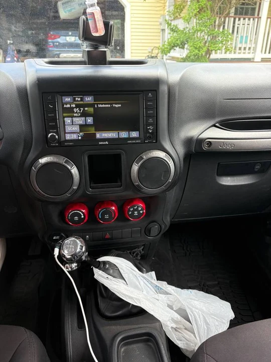 2014 Jeep JK Wrangler - Image 17 of 18
