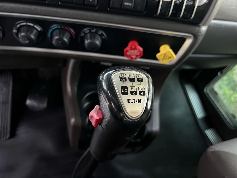 2014 Kenworth - Image 8 of 21