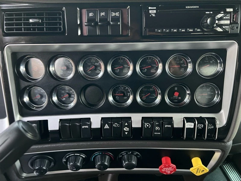 2014 Kenworth - Image 10 of 21
