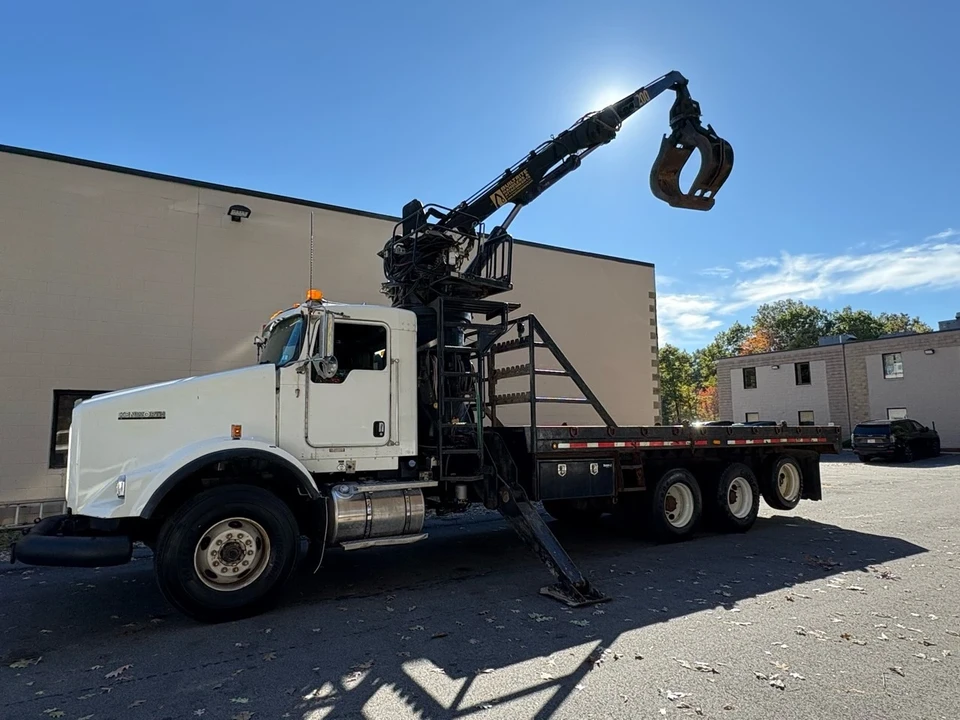 2014 Kenworth T800 - Image 2 of 21