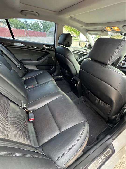 2014 Kia - Image 10 of 15