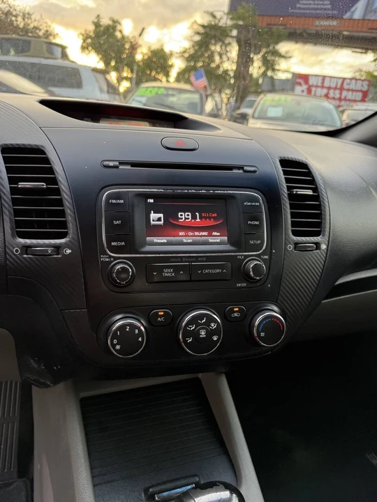 2014 Kia Forte - Image 13 of 21