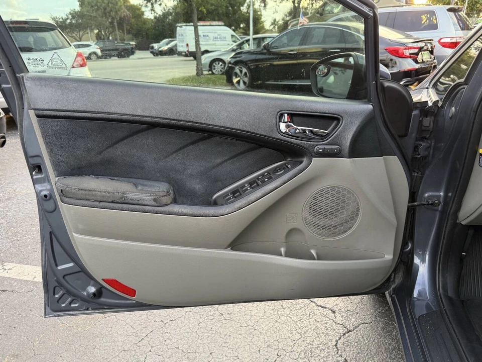 2014 Kia Forte - Image 10 of 12