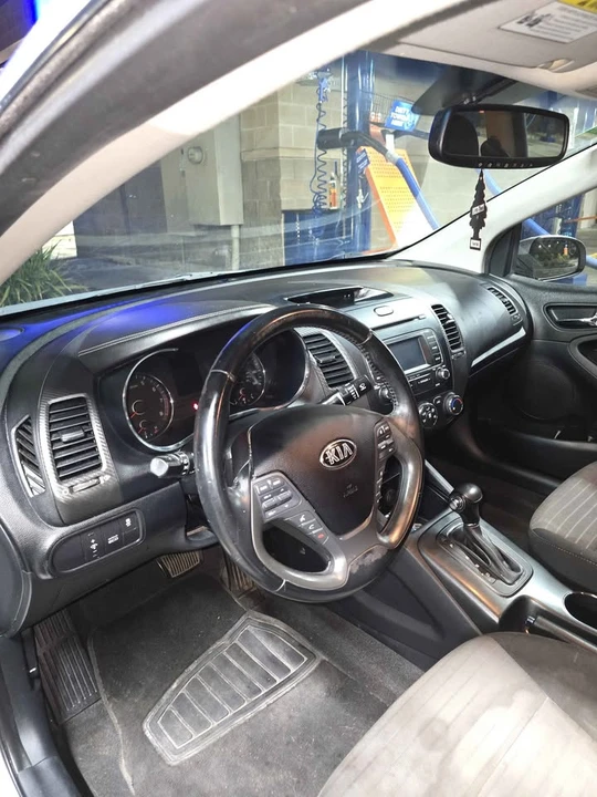 2014 Kia Forte - Image 5 of 7