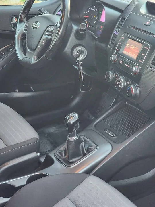 2014 Kia Forte - Image 12 of 17
