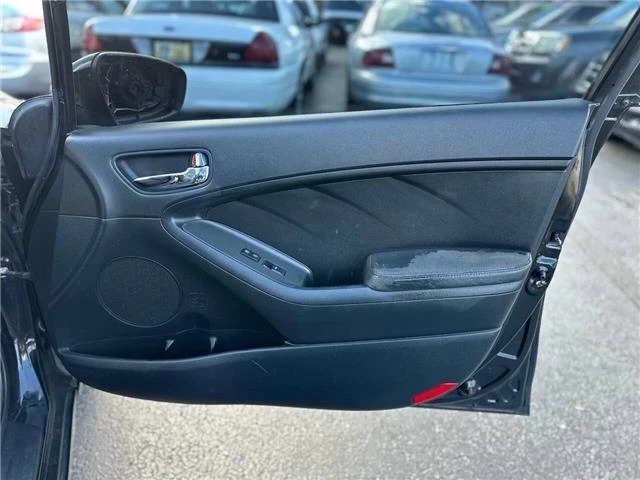 2014 Kia Forte - Image 19 of 21