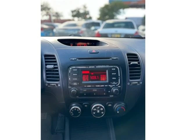 2014 Kia Forte - Image 16 of 21