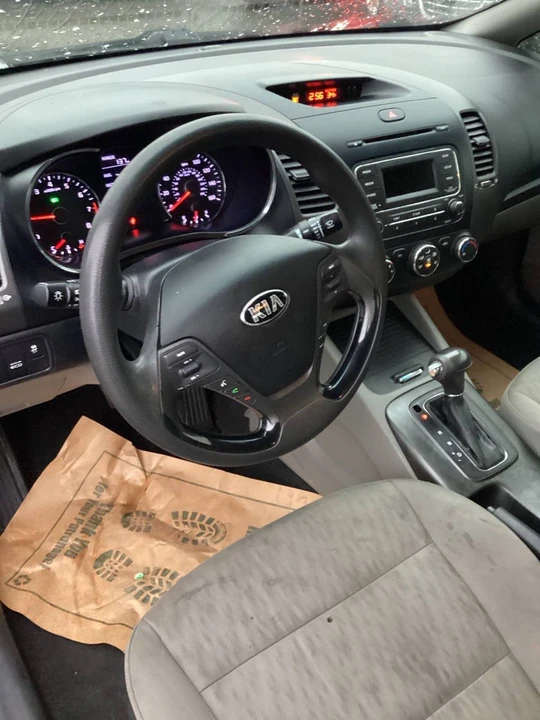 2014 Kia Forte - Image 11 of 17