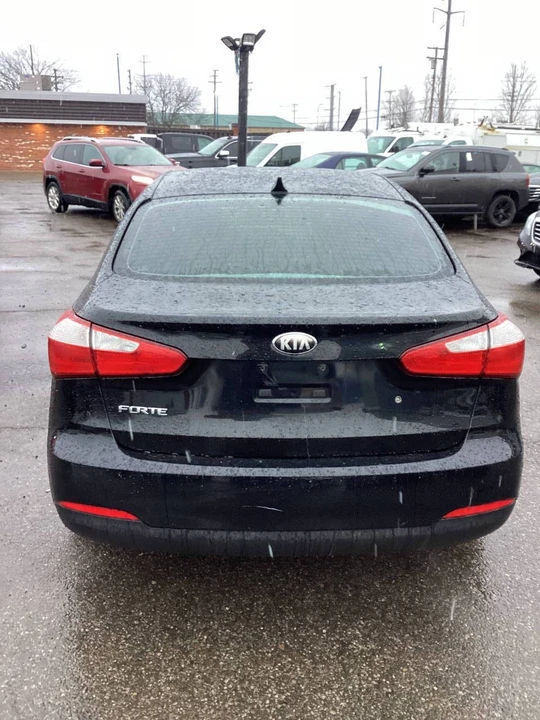 2014 Kia Forte - Image 3 of 17