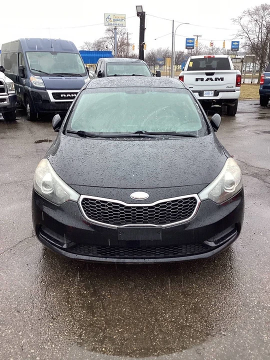 2014 Kia Forte - Image 8 of 17