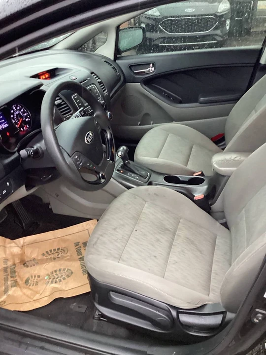 2014 Kia Forte - Image 10 of 17