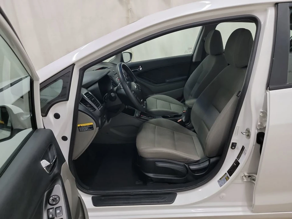 2014 Kia Forte - Image 9 of 12