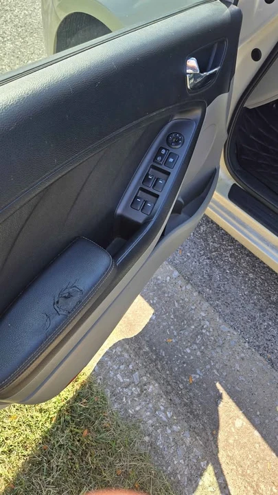 2014 Kia Forte - Image 7 of 12