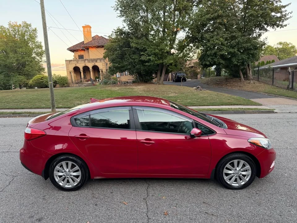 2014 Kia Forte - Image 10 of 15