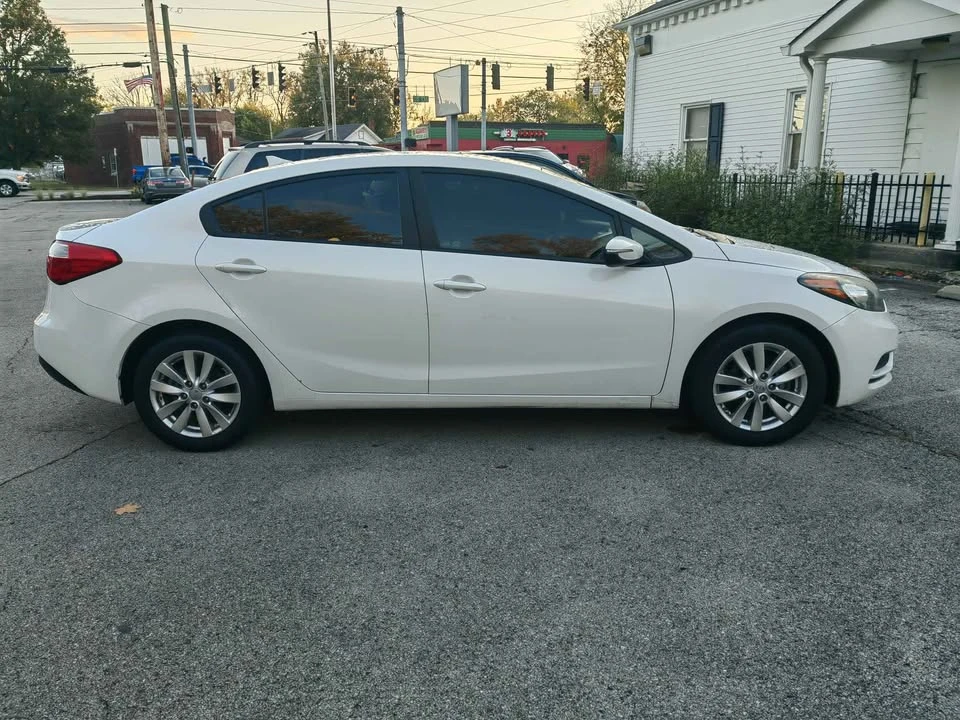 2014 Kia Forte - Image 7 of 15