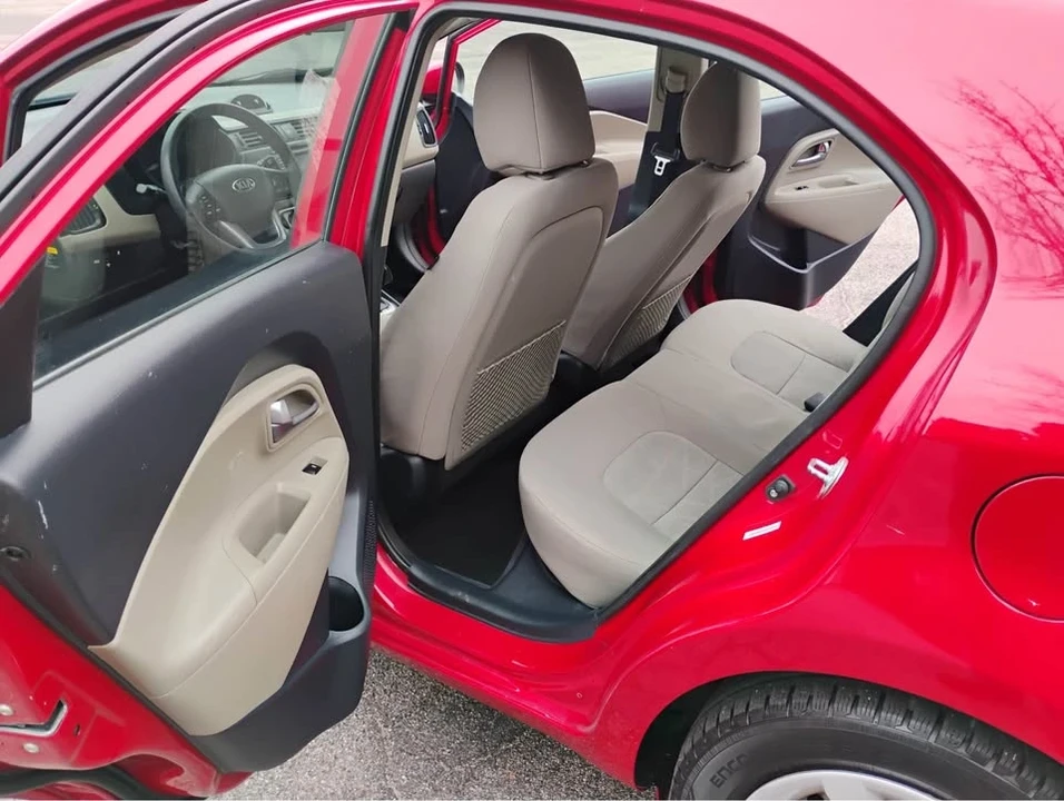 2014 Kia Rio - Image 10 of 13